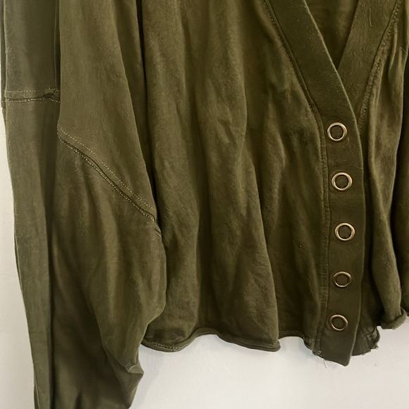 Out From Under by Urban Outfitters Olive Button-Up Cropped Top - Picture 3 of 7